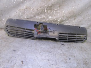Решетка радиатора Peugeot 206 1998-2012 74530 7804H5