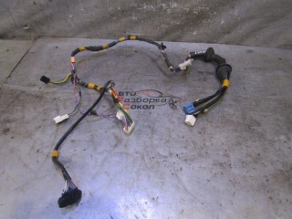 Проводка (коса) Toyota CorollaVerso 2001-2004 77352 8215213151