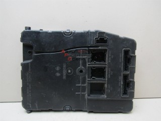 Блок предохранителей Renault Scenic 2003-2009 176141 8200780018