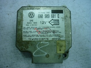 Блок управления AIR BAG VW Golf III \Vento 1991-1997 6795 6N0909601E
