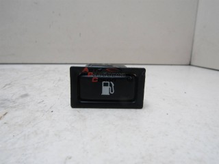 Кнопка открывания лючка бензобака Toyota Avensis II 2003-2008 241256 8484105010