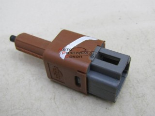 Датчик включения стопсигнала Infiniti G (V36) 2007-2014 242462 25320JN00A