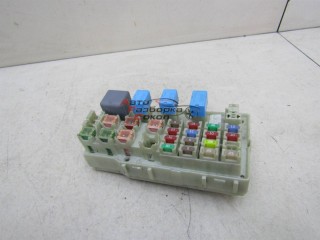 Блок предохранителей Toyota Camry CV3 2001-2006 244396 8272006041