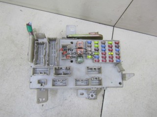 Блок предохранителей Toyota Camry CV3 2001-2006 245002 8273033010
