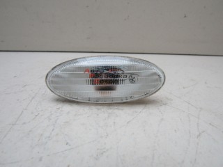 Повторитель на крыло белый Renault Koleos (HY) 2008-2016 245788 261608990A