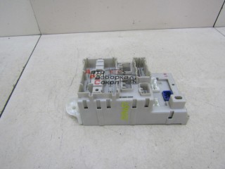 Блок предохранителей Toyota RAV 4 2000-2005 254605 8273342110