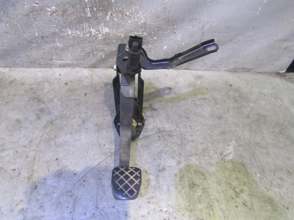 Педаль сцепления VW Golf IV \Bora 1997-2005 1J1721319