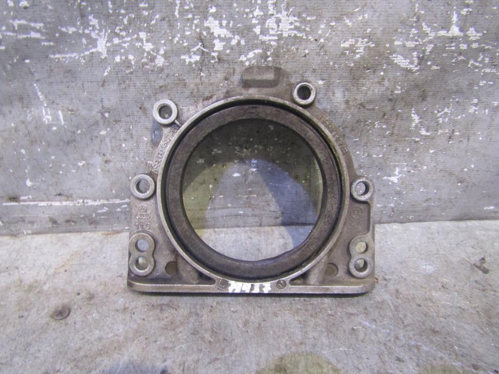 Крышка коленвала задняя VW Golf IV \Bora 1997-2005 06B103171B