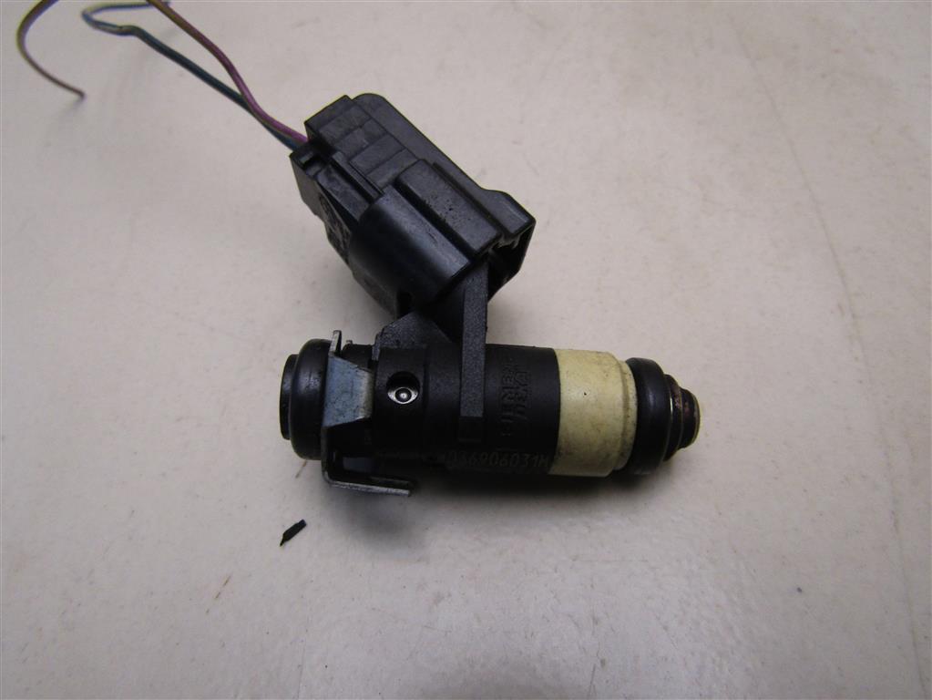 Форсунка инжекторная электрическая VW Polo 2001-2009 036906031M