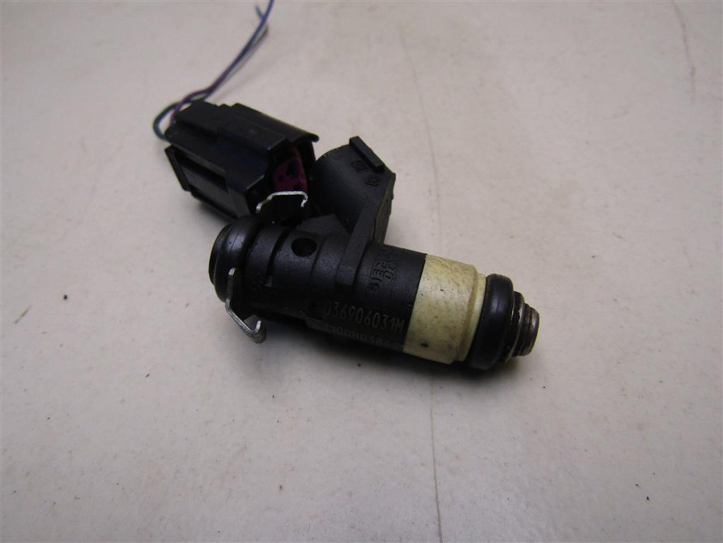 Форсунка инжекторная электрическая VW Polo 2001-2009 036906031M