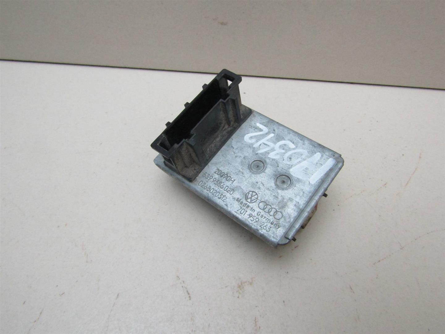 Резистор отопителя VW Transporter T4 1996-2003 701959263A