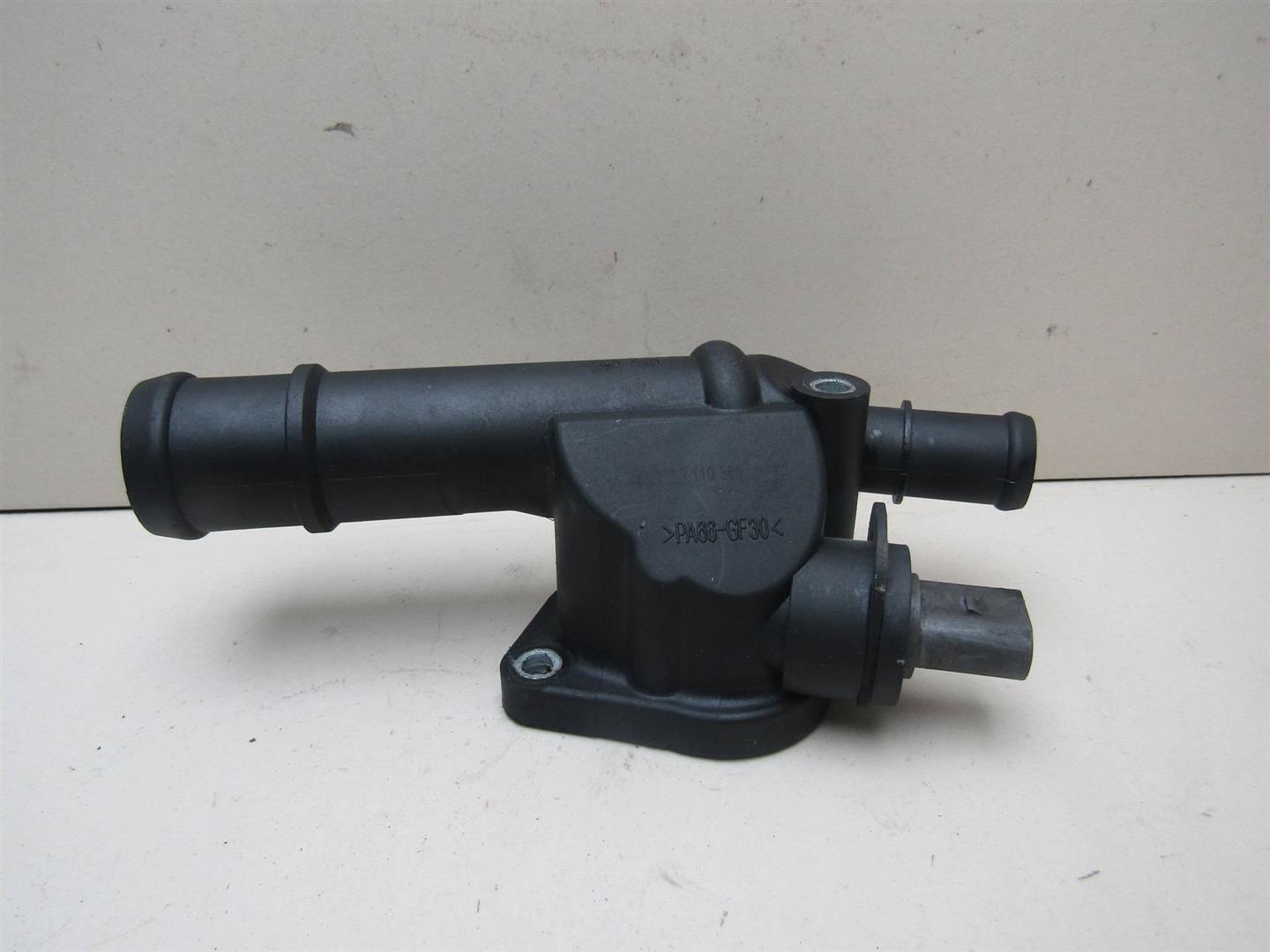 Фланец \ тройник VW Passat (B6) 2005-2010 03G121132B