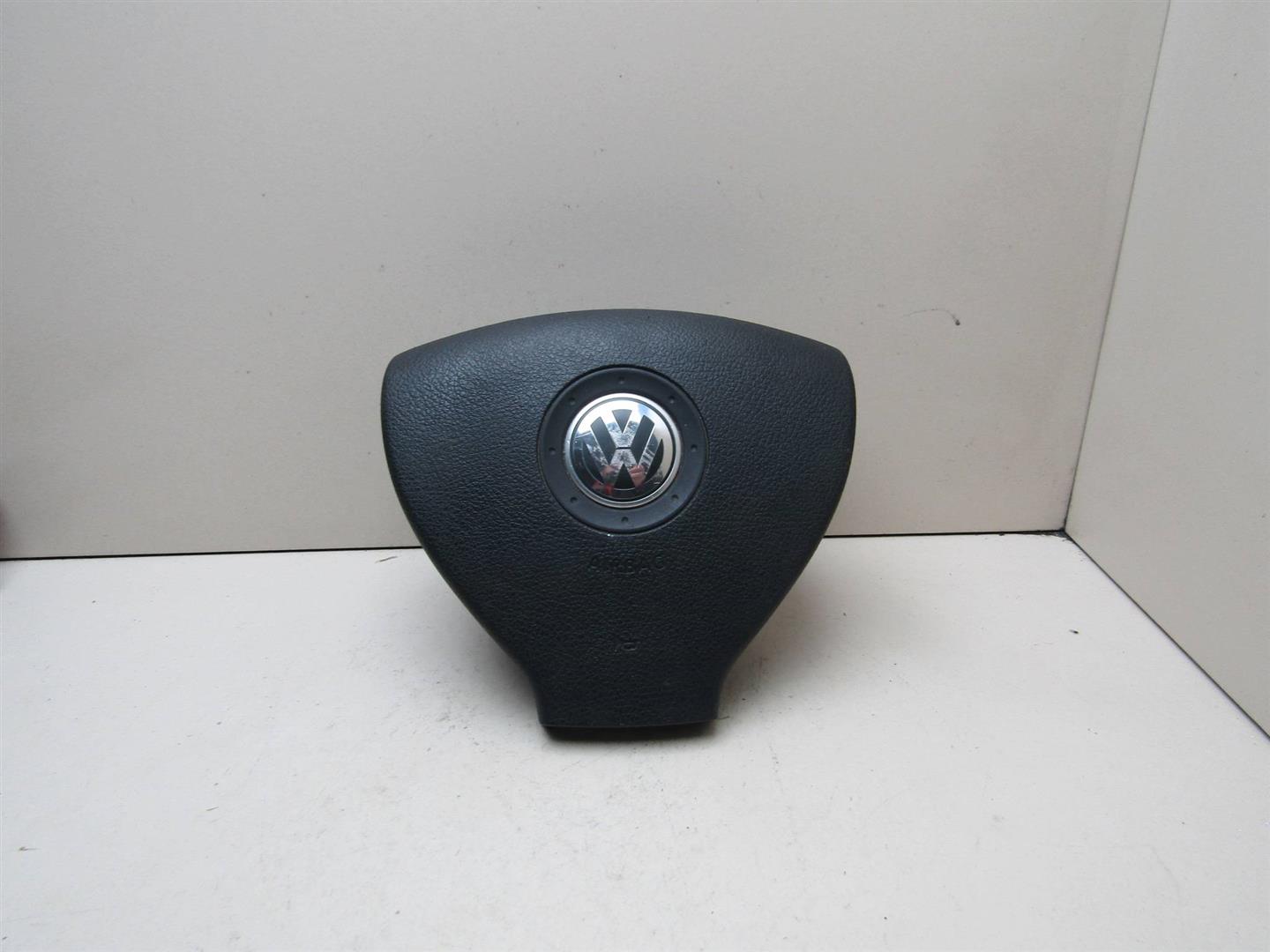 Подушка безопасности в рулевое колесо VW Tiguan 2007-2011 1K0880201CB1QB