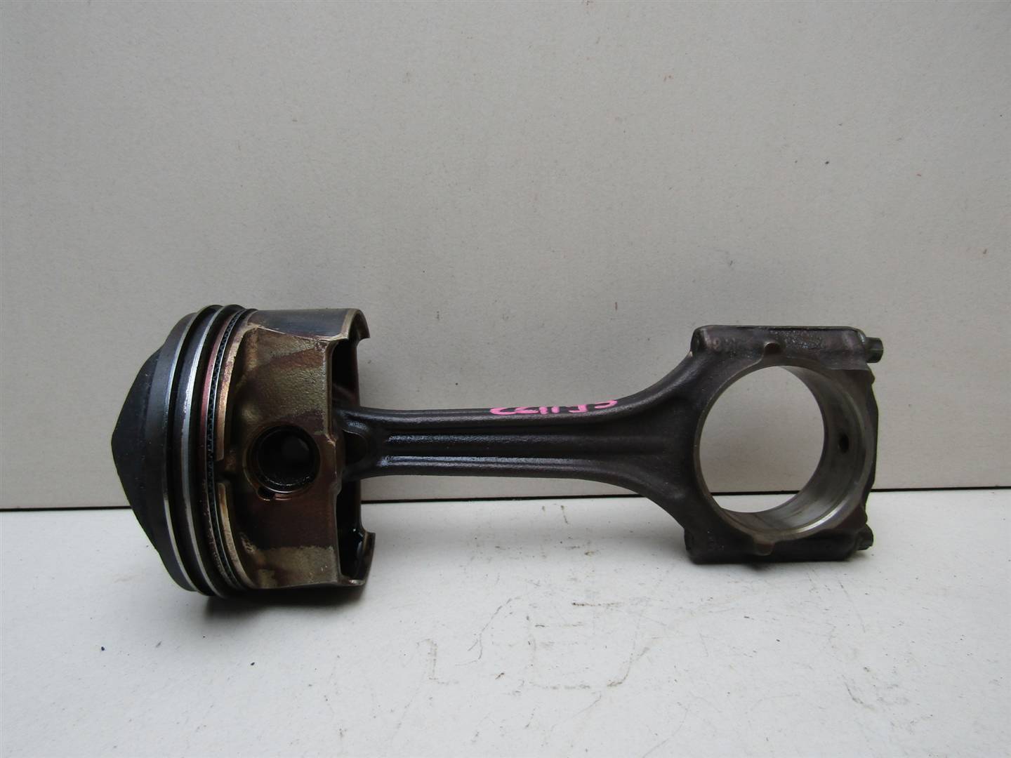 Шатун VW Passat (B6) 2005-2010 06D198401