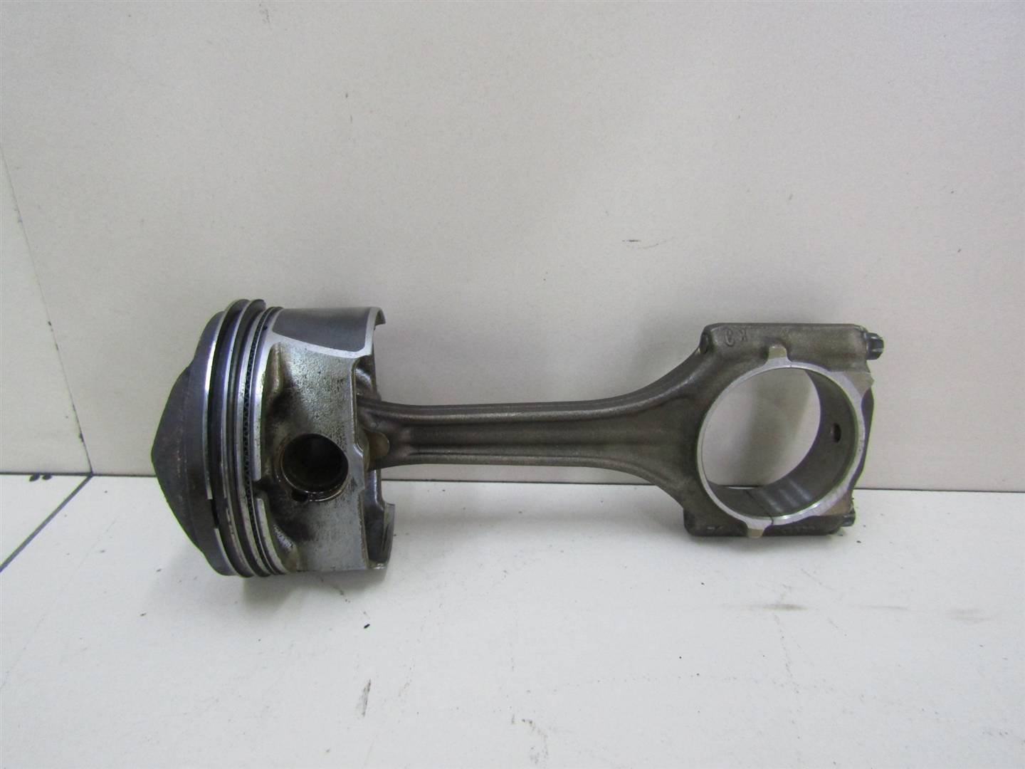 Шатун VW Passat (B6) 2005-2010 06D198401