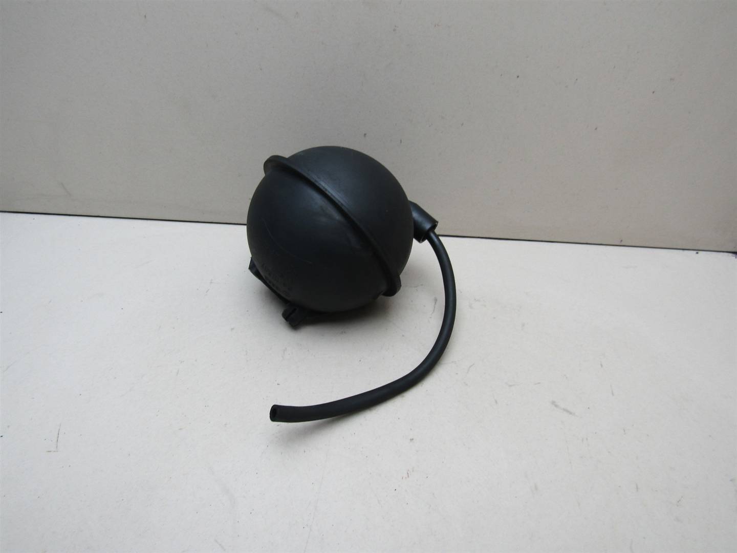 Ресивер воздушный VW Passat (B5) 1996-2000 038129807