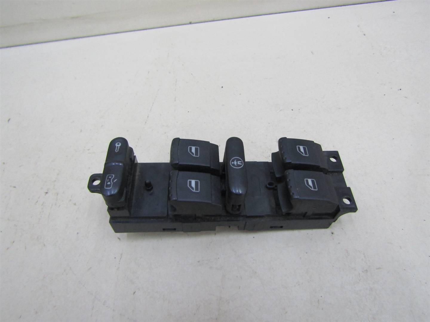 Блок управления стеклоподъемниками VW Passat (B5+) 2000-2005 1J4959857
