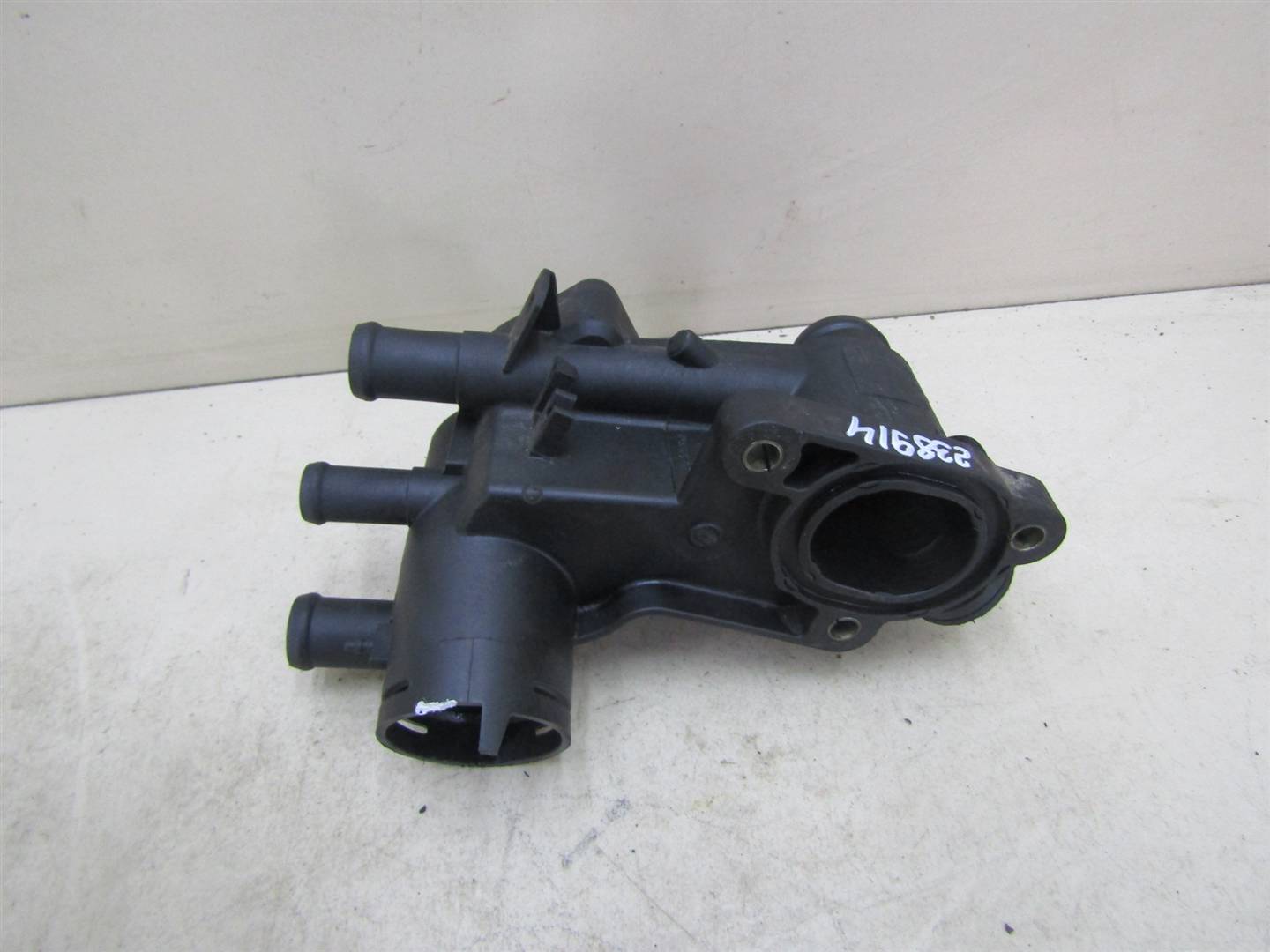 Корпус термостата VW Golf IV \Bora 1997-2005 032121111BA
