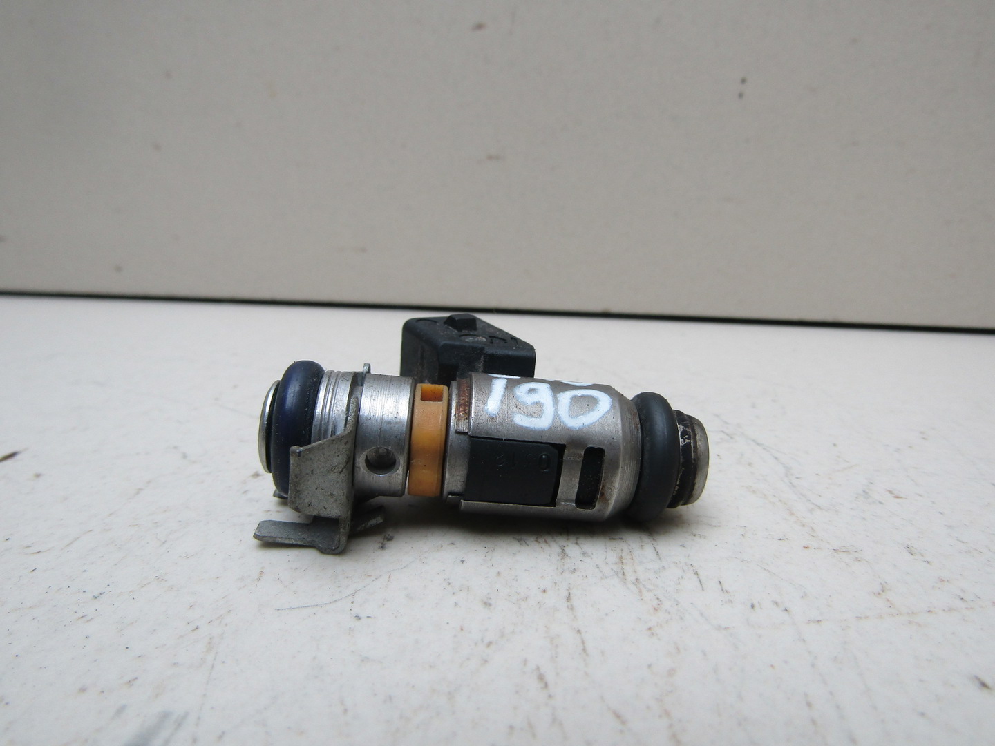 Форсунка инжекторная электрическая Fiat Albea 2003-2012 71724545