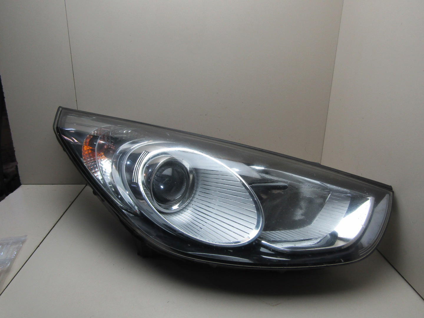 Фара правая Hyundai ix35 \Tucson 2010-2015 921022Y000