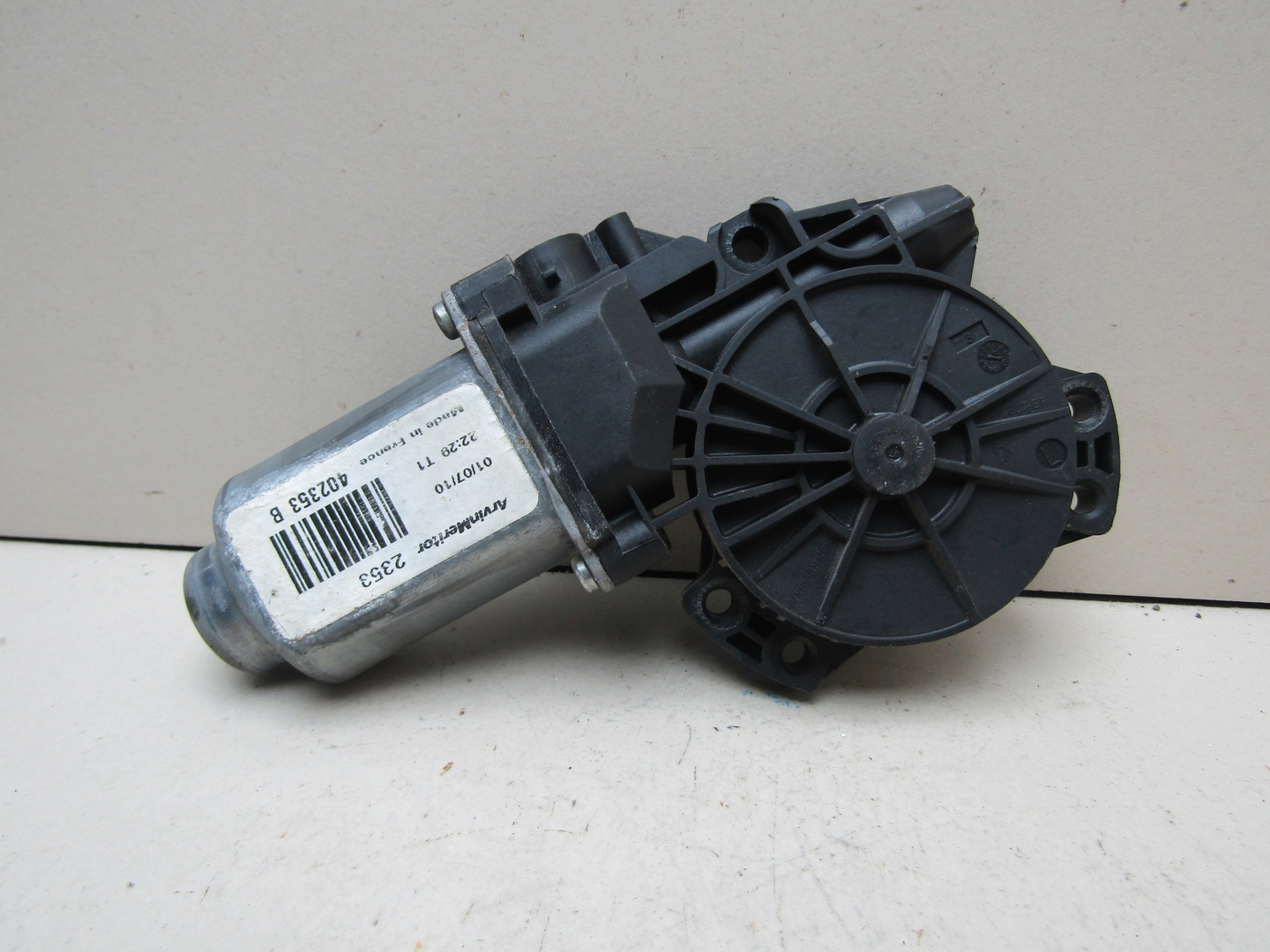 Моторчик стеклоподъемника Hyundai ix35 \Tucson 2010-2015 834602S000